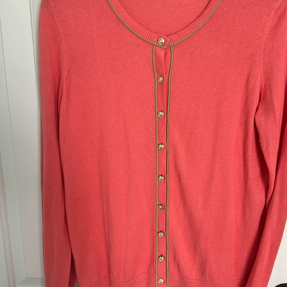 NWOT , salmon sweater with tan tipping